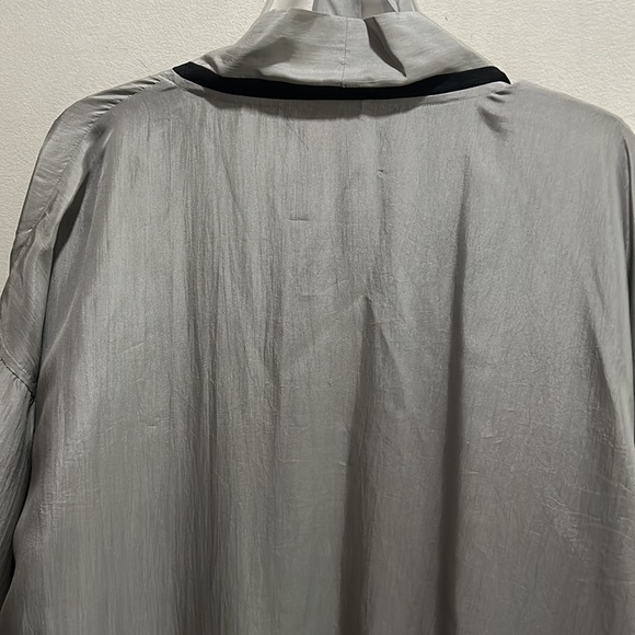 CHRISTIAN DIOR-ELEGANT/LT SILVER GREY SILK ROBE W/MATCHING BELT - Picture 10 of 13